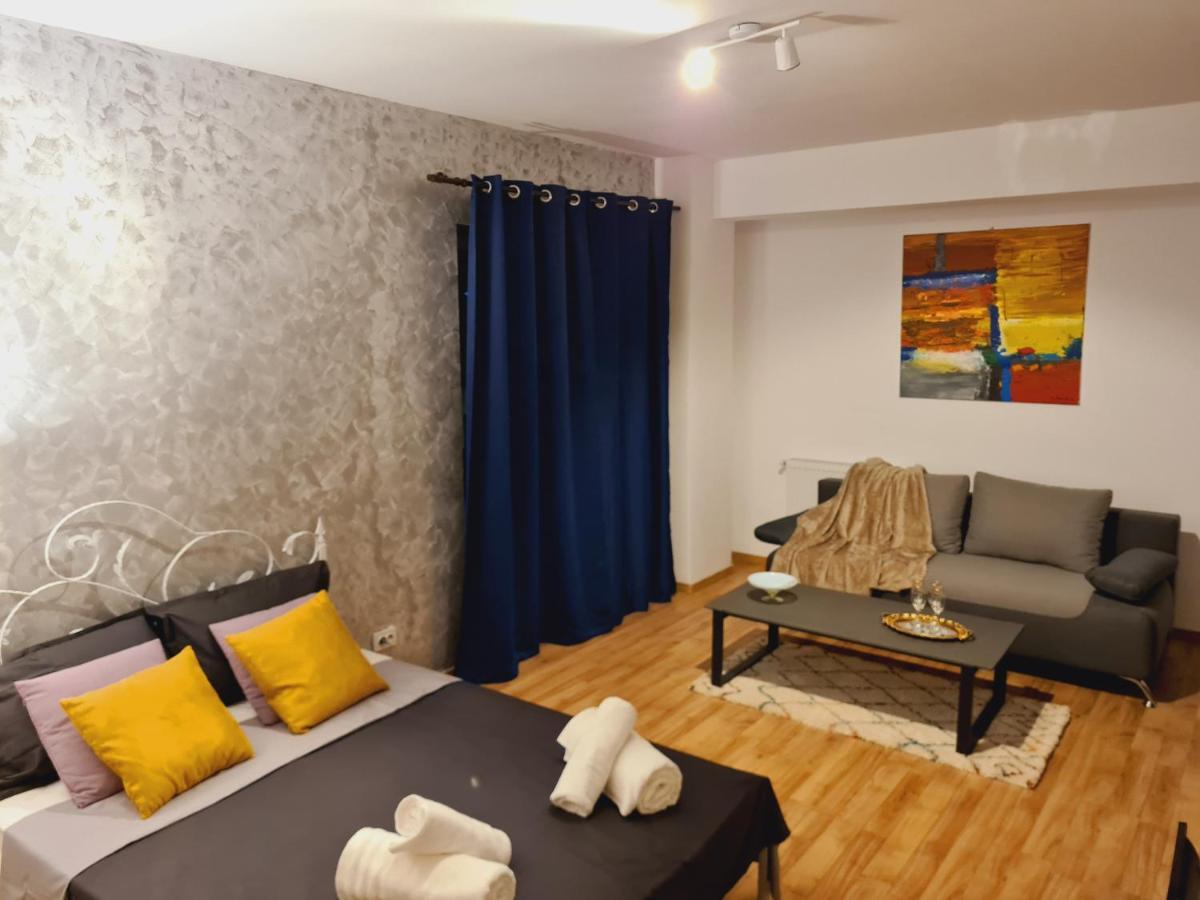 Ultracentral 5* Boutique Hotel Style Apartment. Brand New. 2 Rooms. Spacious. Free Parking 克卢日-纳波卡 外观 照片