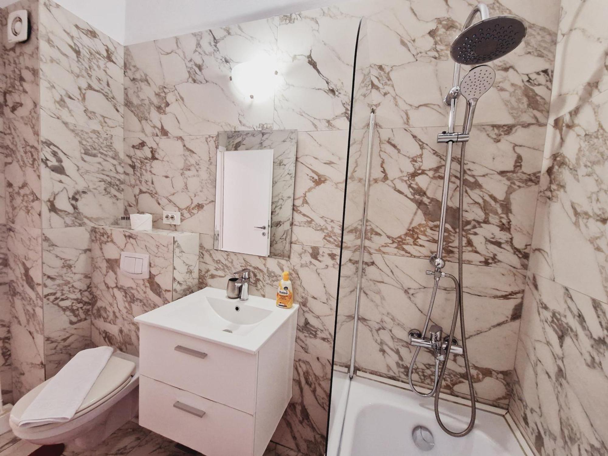 Ultracentral 5* Boutique Hotel Style Apartment. Brand New. 2 Rooms. Spacious. Free Parking 克卢日-纳波卡 外观 照片